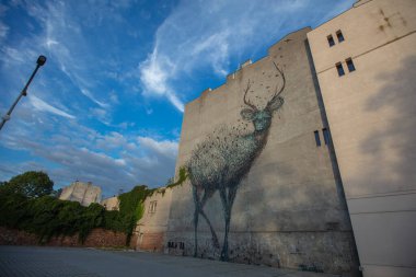 Lodz, Polonya - 7 Ağustos 2022: Piotrkowska Caddesi, Polonya