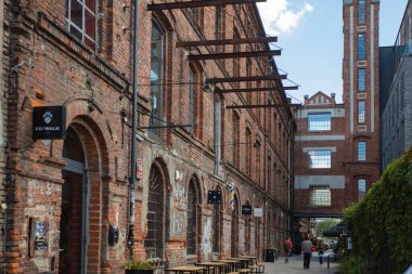 Lodz, Polonya - 7 Ağustos 2022: OFF Piotrkowska Merkezi, Polonya