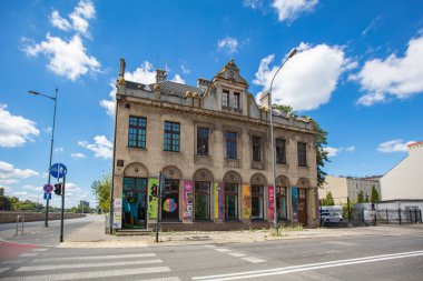 Lodz, Polonya - 7 Ağustos 2022: Piotrkowska Caddesi, Polonya