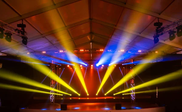 Spotlights Podium Concertzaal Behang — Stockfoto