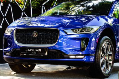 Lviv, Ukrayna - 30 Haziran 2019: Leopolis Caz Festivali 'nde Mavi Jaguar I-Pace.