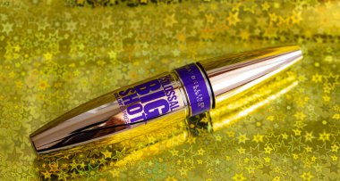 New York, ABD - 5 Ekim 2022: Maybelline New York The Colossal Big Shot Mascara