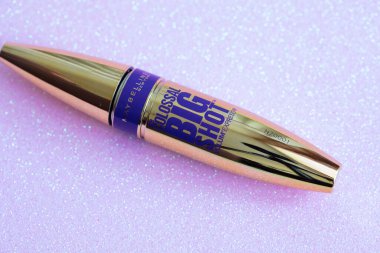 New York, ABD - 5 Ekim 2022: Maybelline New York The Colossal Big Shot Mascara