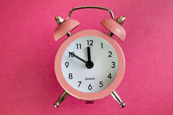 Reloj Despertador Cuarzo Rosa Aislado Para Fines Diseño — Foto de Stock