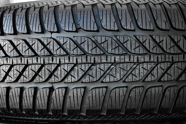 Zbliżenie Nowych Opon Samochodowych Celów Konstrukcyjnych — Zdjęcie stockowe