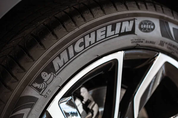 Lvov Ukrajina Října 2022 Detailní Záběr Nové Pneumatiky Michelin — Stock fotografie