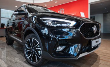 Lviv, Ukrayna - 17 Ekim 2022: Siyah MG ZS arabası