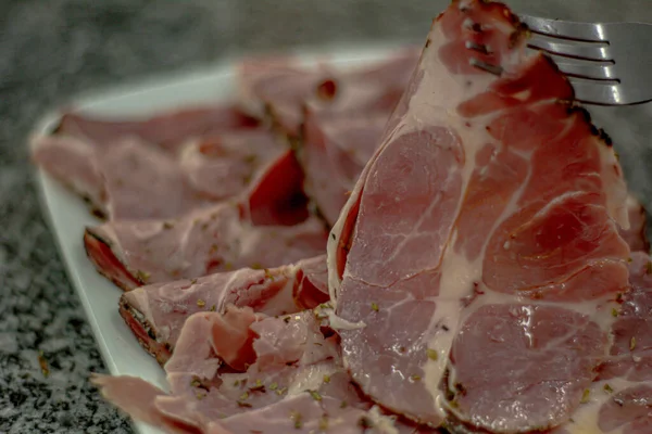 Biftek gurmesi yemeğini kapat.