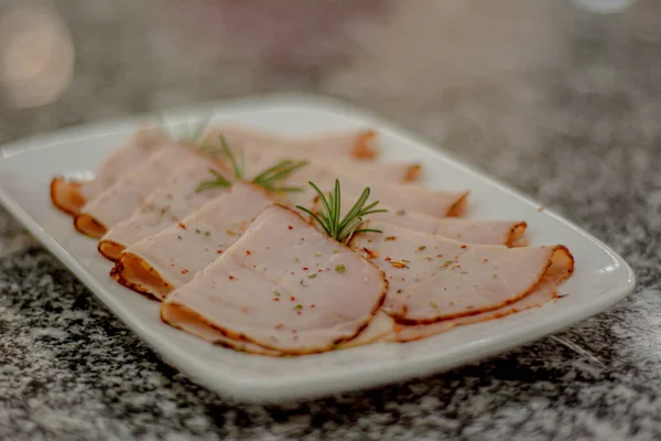 Biftek gurmesi yemeğini kapat.