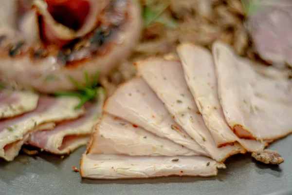 Biftek gurmesi yemeğini kapat.