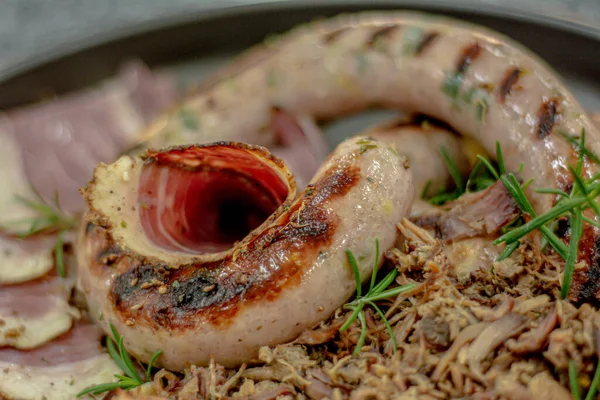 Biftek gurmesi yemeğini kapat.