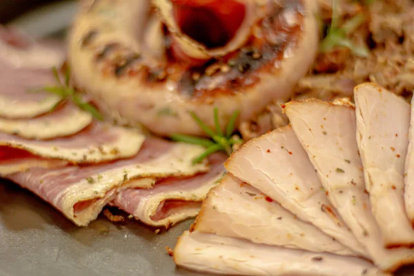 Biftek gurmesi yemeğini kapat.