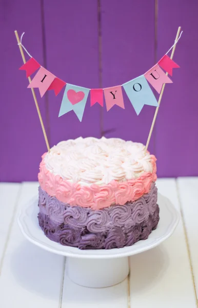 Tort różowy tęcza — Zdjęcie stockowe