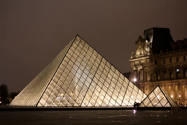 The Louvre Pyramid — Stock Photo, Image