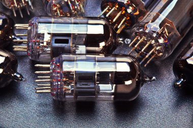 geçmişi eski elektronik radyo tüpü