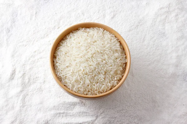 Grãos Arroz Tigela Sobre Farinha Arroz Orgânico Alimentos Sem Glúten — Fotografia de Stock