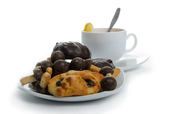 Prima colazione tè nero con biscotti — Foto Stock