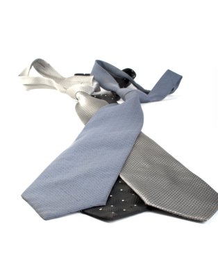 Beyaz bir arka planda kravat