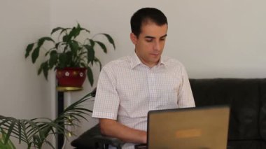 işadamı olarak tekerlekli sandalye çalışma