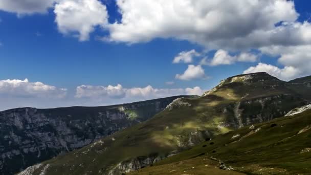 Romanya dağlar peyzaj zaman sukut — Stok video
