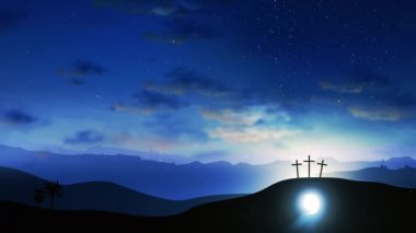 Tepede üç haç ve yıldızlı gökyüzünde hareket eden bulutlarla birlikte İsa 'nın mezarı. Paskalya, diriliş, yeni hayat, kefaret kavramı. Kusursuz döngü arkaplan 4k