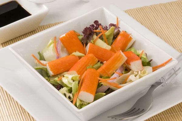 Surimi salade. — Stockfoto