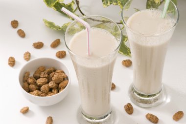 Kaplan fındık süt. horchata de chufa.