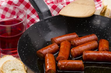 İspanya mutfağı. acılı sosis. chistorra.