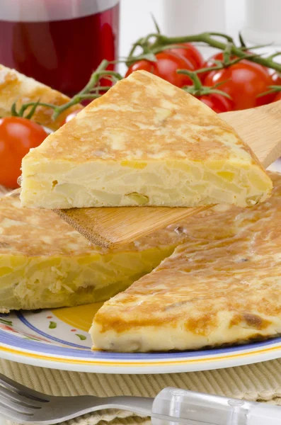 Cozinha espanhola. Omelete Espanhola. Tortilla de patatas . — Fotografia de Stock