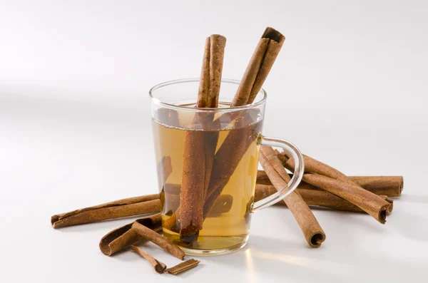 Chá de ervas de canela — Fotografia de Stock
