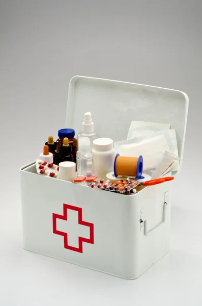 Pudełko pierwszej pomocy — Zdjęcie stockowe