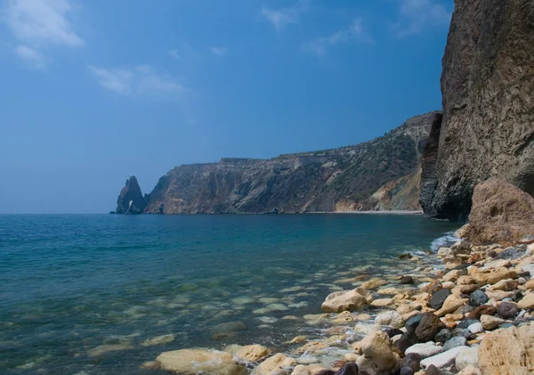 Mayıs ayında Kırım Dağları'nda Sahil