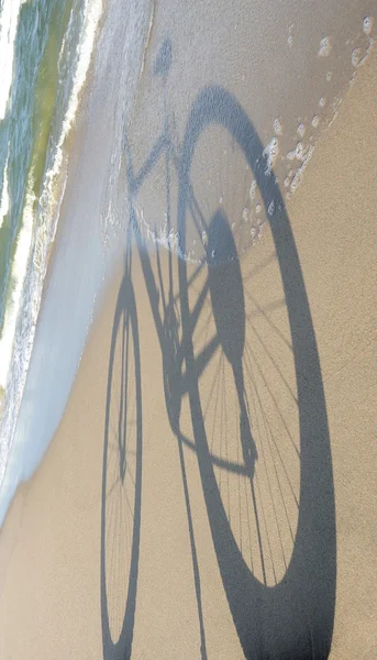 Bicicletta sulla sabbia — Foto Stock