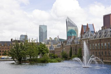 Gölün içinde şehir merkezi, Lahey Hollanda