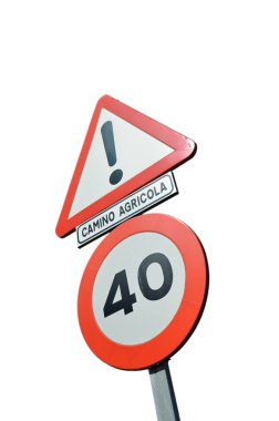 Beyaz 2 izole üçlü trafik işaretleri