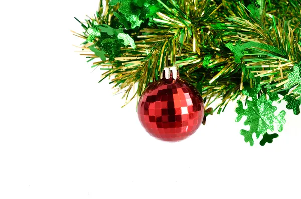 Κόκκινη μπάλα και φούντα διακοσμήσεις Χριστουγέννων — Φωτογραφία Αρχείου