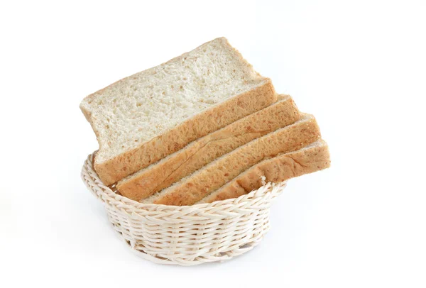Teljes kiőrlésű kenyér kosárban — Stock Fotó