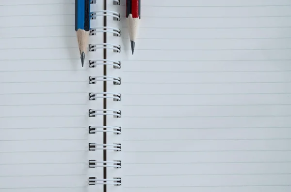 Blank note paper and pencil — Stock Photo, Image