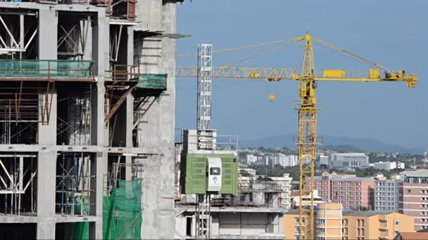 Elevador do canteiro de obras — Vídeo de Stock