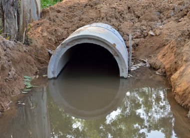 İnşaat beton kanalizasyon boruları