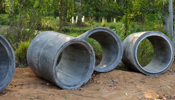 Concrete sewage pipes under construction — Stock Photo, Image