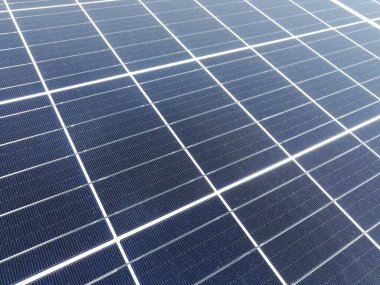 Ekolojik güç üretimi için koyu mavi güneş pili paneli. Yenilenebilir enerji kavramı