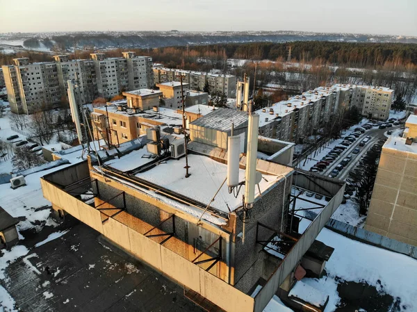 Aerial View Gsm Telecommunications Antennas Roof Urban Multistory Building — Stock Fotó