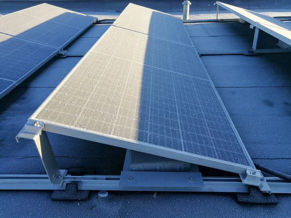 Painel Bateria Solar Fosco Para Geração Energia Ecológica Durante Temporada — Fotografia de Stock