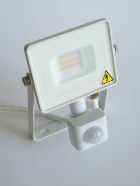 LED ışık, hareket detektörlü diyot projektör lambası yayıyor