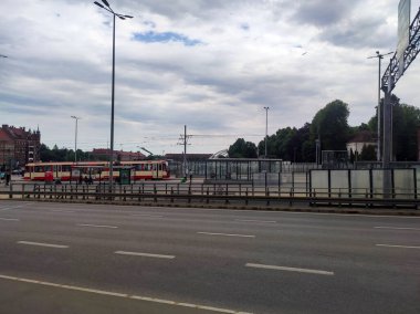 Gdansk Polonya, 18 Temmuz 2022: Eski kasaba Gdansk. Motlava Nehri 'nde güzel bir sabah. Gdansk görünümü, Polonya 'da seyahat hedefi