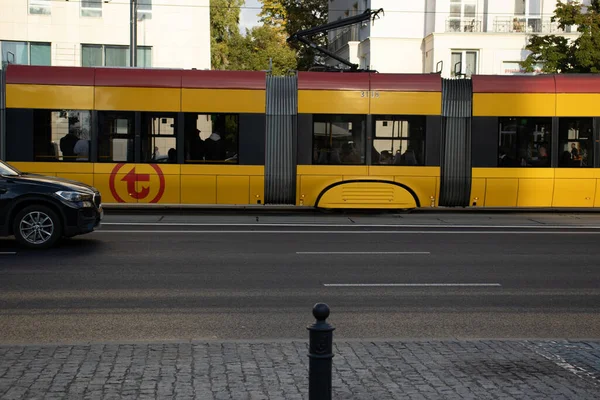 Varsovia Polonia Octubre 2022 Tranvía Bidireccional Producido Por Empresa Polaca — Foto de Stock