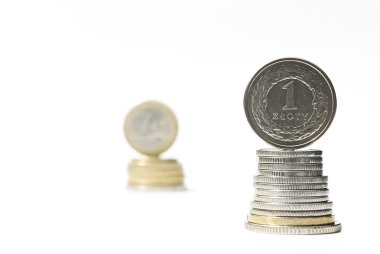 para euro ve Zlotisi demir yığını. para birimi oranı karşılaştırması