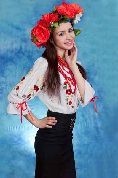 kız Ukrayna ulusal kostüm