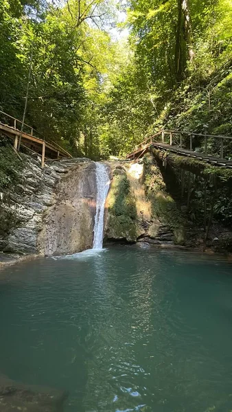 Schöner Wasserfall Wald — Stockfoto